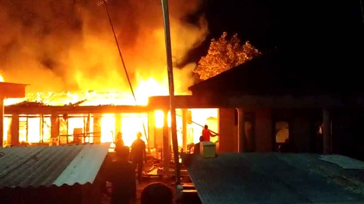 Dua Rumah Warga Sampang Hangus Dilanda Kebakaran