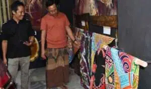 Gelar Pameran Lukisan, Seniman Sampang Launching Eduwisata Batik
