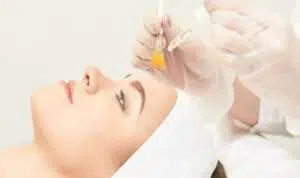 Jarang Diketahui, 5 Manfaat Memakai Serum Wajah