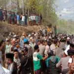 BreakingNews: Warga Unjuk Rasa Minta Tutup Kedai Bintang