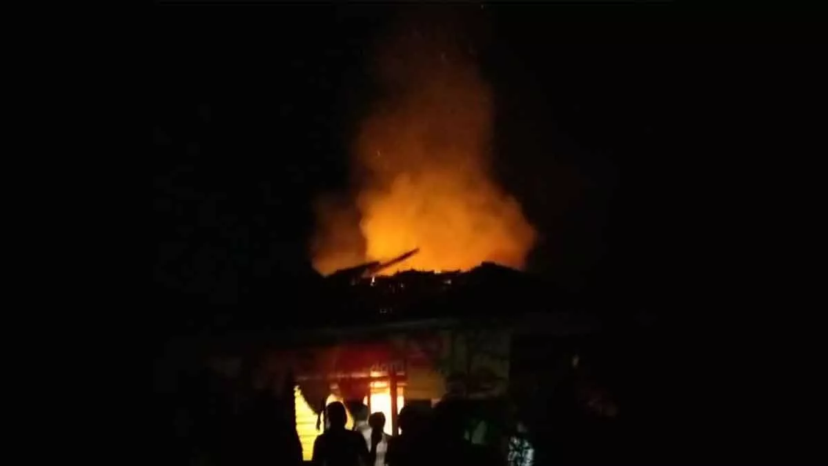 Kebakaran Landa Rumah Warga Moncek Sumenep
