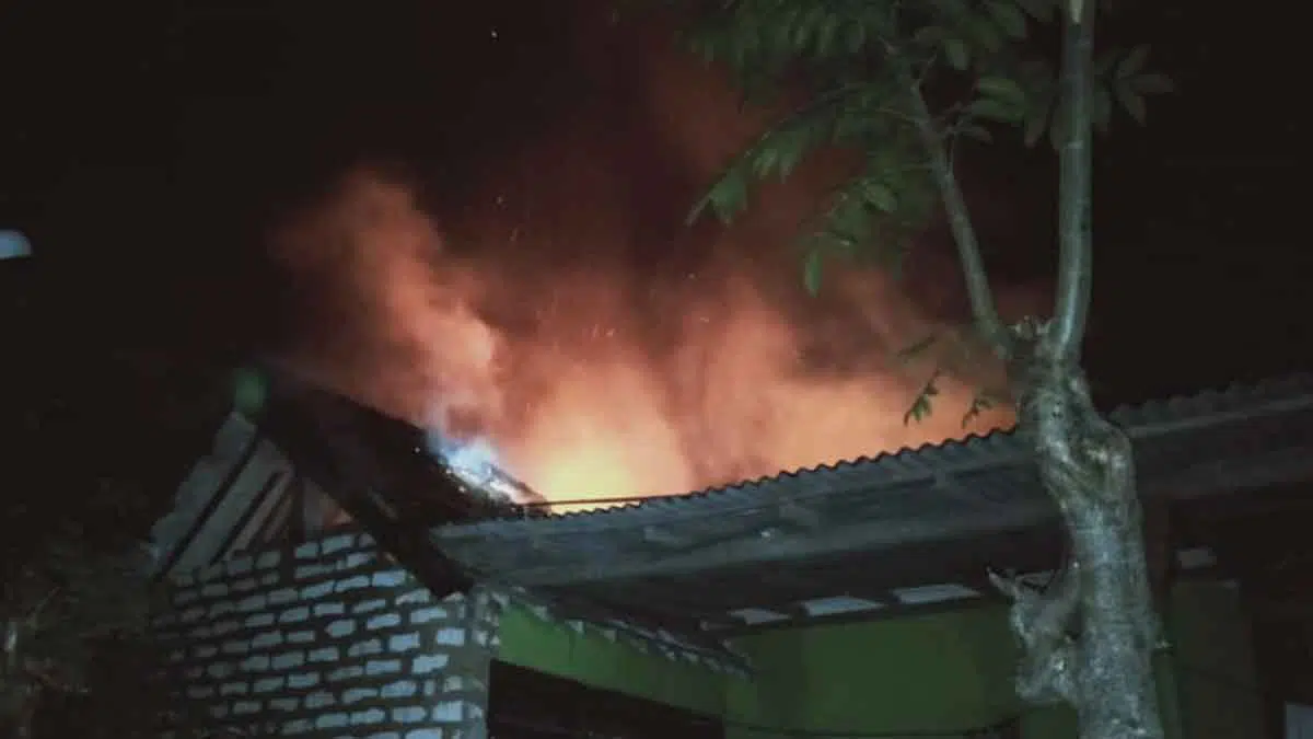 Kebakaran Landa Rumah Warga Moncek Sumenep