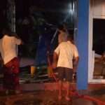 Kebakaran Landa Toko Plastik di Sampang