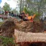 Kedai Bukit Bintang Pamekasan Dibakar Massa