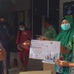 Konferwil II AMSI Jatim, AMSI-EMCL Serahkan APD Bagi Nakes Tuban-Bojonegoro