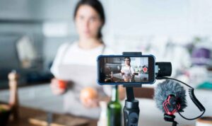 Bosan di Rumah? Ini 3 Ide Bikin Konten Menarik dengan Gadget