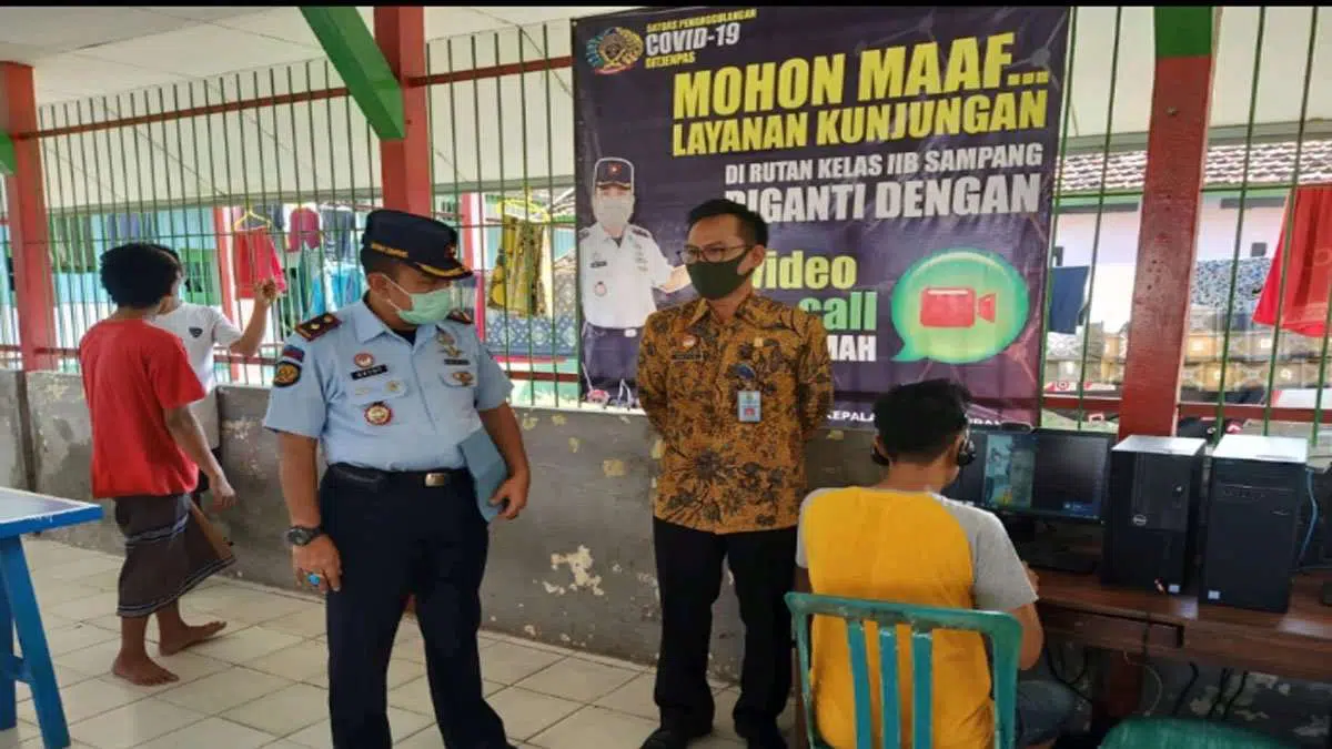 Kunjungan Rutan Sampang Pakai Video Call