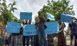 Kunjungan ke Pamekasan, Kapolda Jawa Timur Didemo