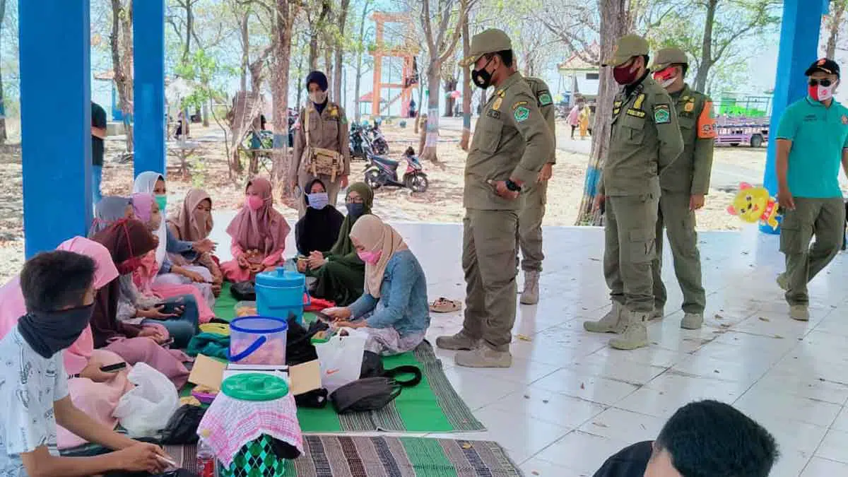 Satpol PP Pamekasan Razia Tempat Wisata