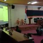 Massa Aksi Tolak Omnibus Law Vidcon dengan Anggota DPR RI di Bangkalan