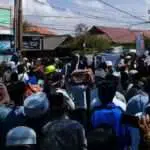 Massa Bawa Laporan Kasus Pelecehan Ulama Sampang