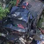 Mobil Pikap Nyemplung Sungai di Sampang