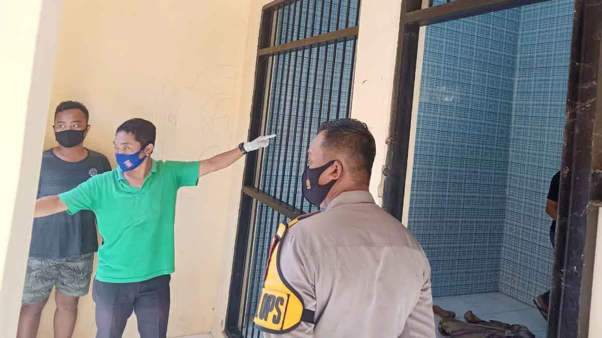 Petugas kepolisian olah tempat kejadian perkara di rumah perlindungan sosial Kabupaten Sumenep (Polres Sumenep)