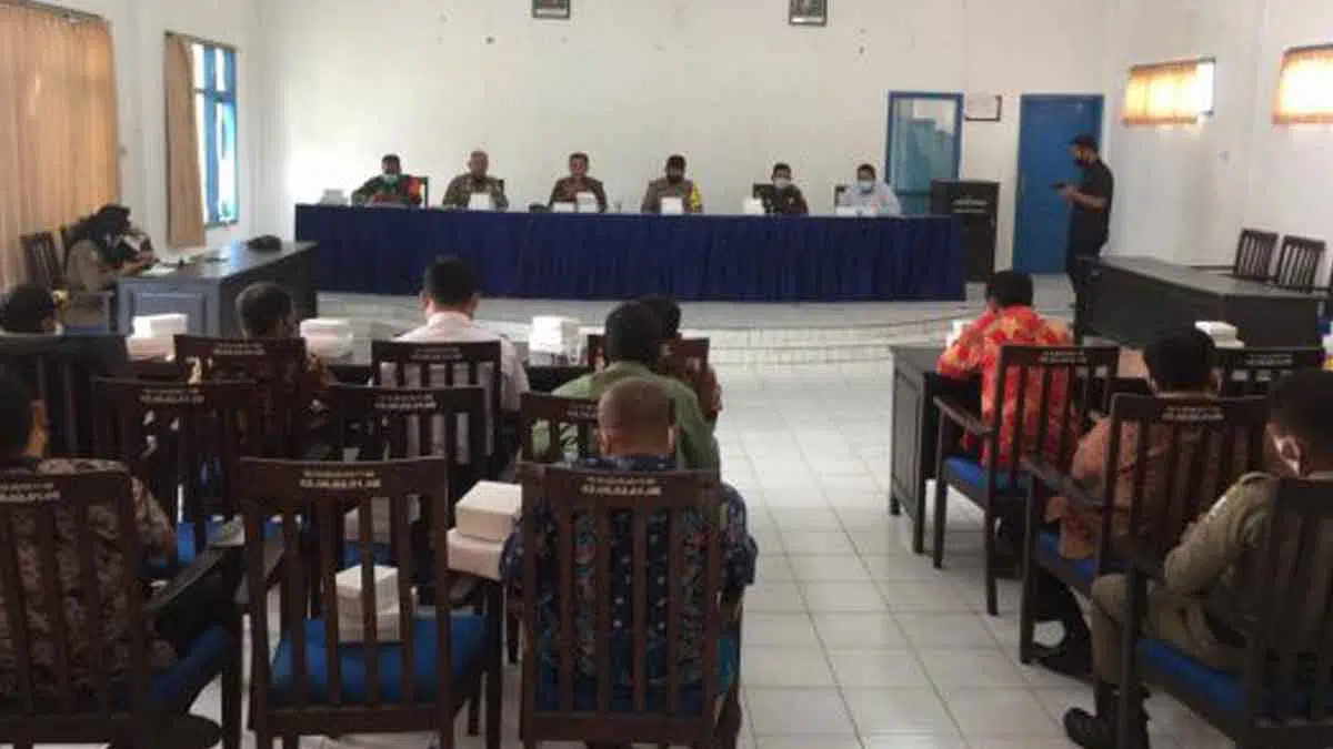 Rapat evaluasi operasi yustisi (Rafi @portalmadura.com)