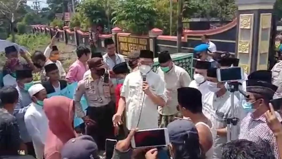 Protes Pelayanan Kesehatan, Gelora Geruduk Dinkes Bangkalan