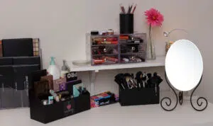 Simpan Produk Makeup dan Skincare dengan Benar, Supaya Tidak Berjamur