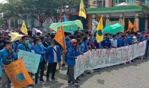 Aksi penolakan UU Cipta Kerja di Bangkalan (Foto. M Saed @portalmadura.com)
