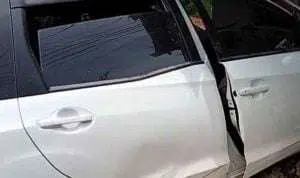 Sopir Diduga Ngantuk, Mobil Seruduk Pos Ronda dan Toko
