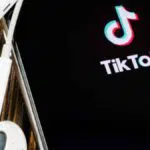 Hobi Main TikTok? Ini Hukumnya dalam Islam