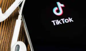 Hobi Main TikTok? Ini Hukumnya dalam Islam