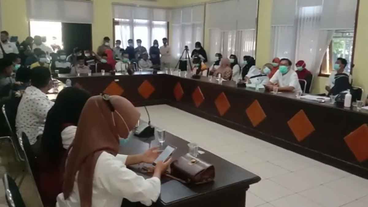 Berlangsung, DPRD Bangkalan "Pertemukan" PMB dengan Manajemen Rumah Sakit