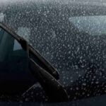 Cara Atasi Jamur Kaca Mobil Saat Musim Hujan