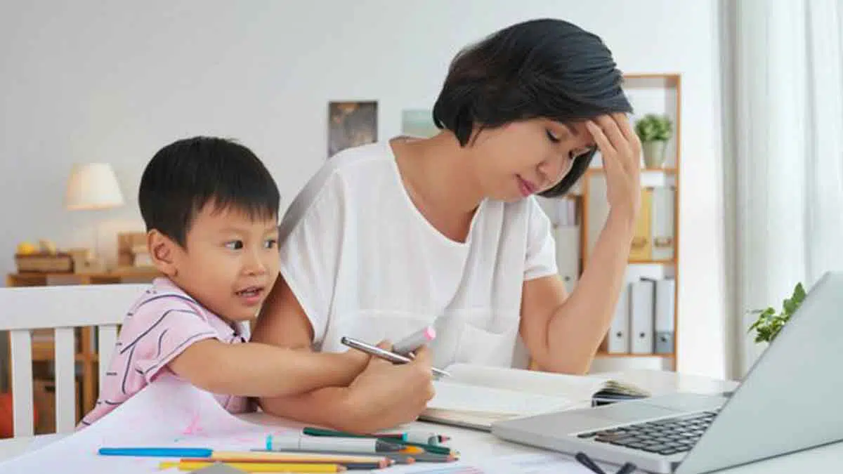 Cara Mencegah Kelelahan saat Menjadi Ibu Rumah Tangga