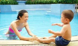 4 Cara Mengatasi Ketakutan Anak Terhadap Air