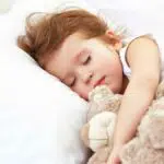 4 Cara Mengatasi Perubahan Waktu Tidur Anak