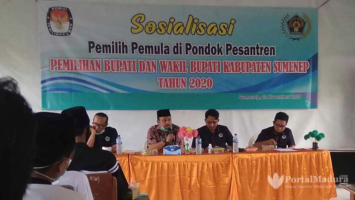 KPU dan PWI Sosialisasikan Pilkada Sumenep 2020 ke Pemilih Pemula di Ponpes