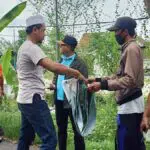 Langgar Aturan, Panwascam Batuputih Bersih-Bersih Gambar Paslon Pilkada Sumenep 2020