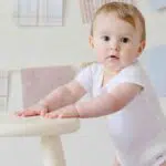 3 Cara Melatih Anak Berdiri Sendiri