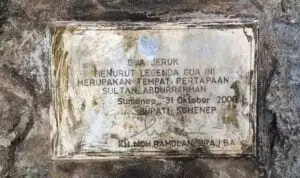 Prasasti Gua Jeruk Kebunagung, Kecamatan Kota Kabupaten Sumenep (Ist)