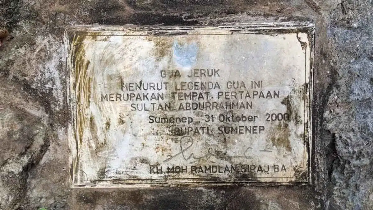 Prasasti Gua Jeruk Kebunagung, Kecamatan Kota Kabupaten Sumenep (Ist)