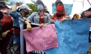 Protes Artis Sumenep “Pak Kita sudah lama digoyang, kita sudah rindu menggoyang”