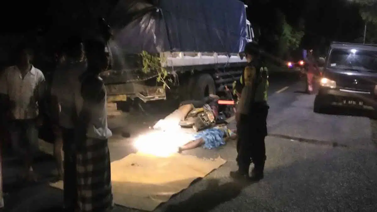 Pemotor Tabrak Truk Fuso, Dua Pemuda Sumenep Tewas