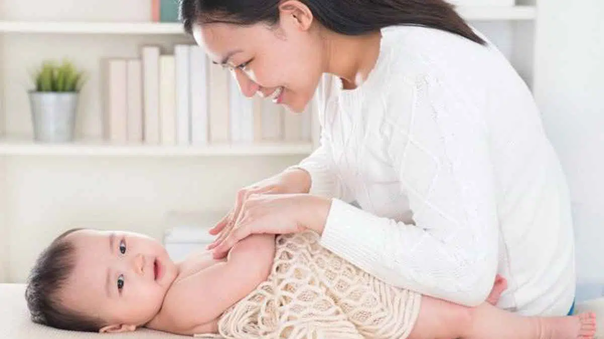4 Pertolongan Pertama Saat Bayi Sembelit