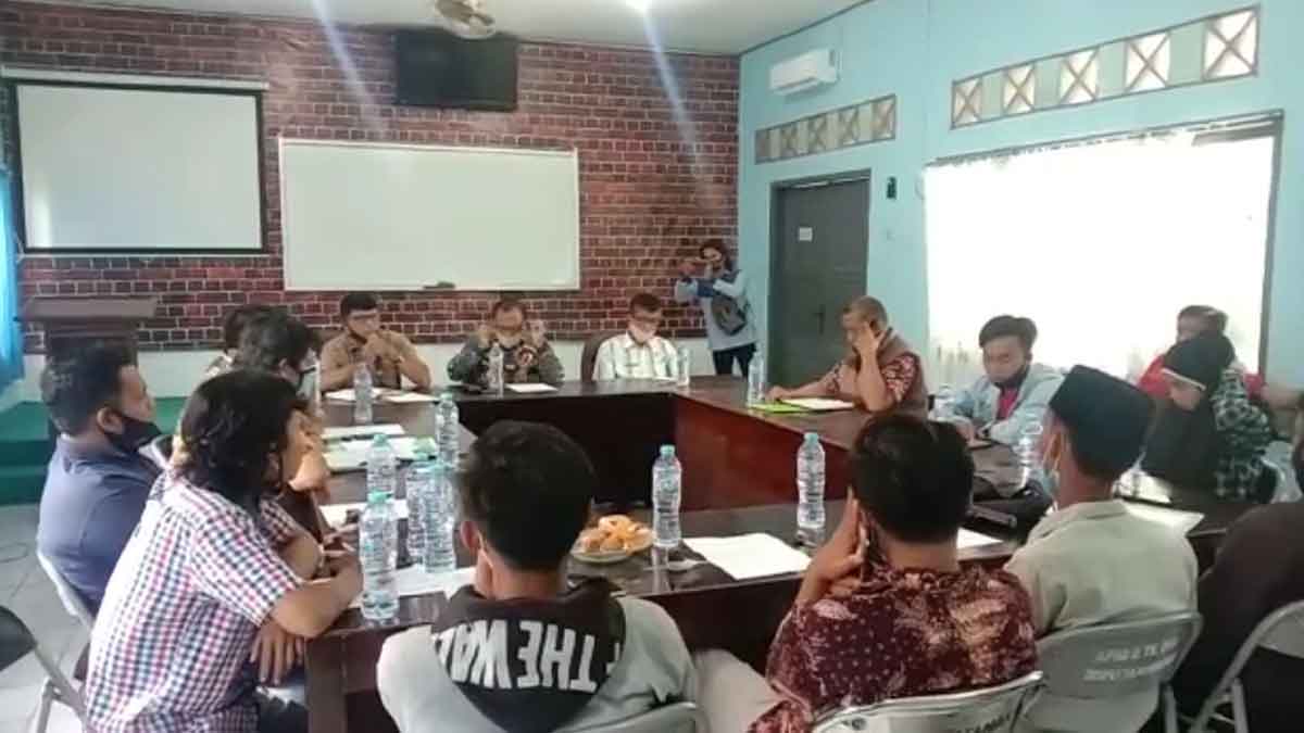 Petani asal Kokop Sulit Dapat Pupuk, Mahasiswa Datangi Dispertahortbun Bangkalan