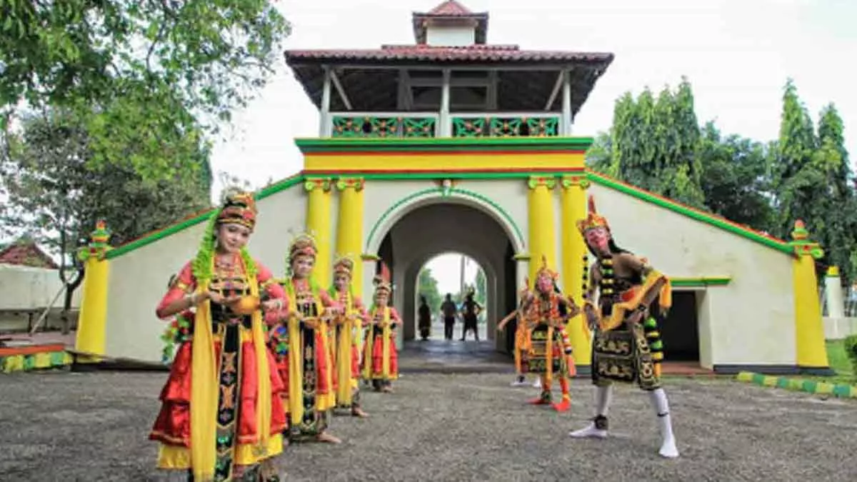 4 Wisata Dekat Kota Sumenep Bisa Jadi Alternatif Buat Keluarga - Portalmadura.com 4 Wisata Dekat Kota Sumenep Bisa Jadi Alternatif Buat Keluarga
