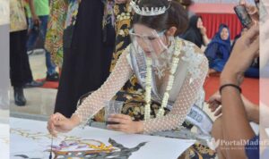Putri Indonesia Jatim ‘Membatik’ di Rutan Sumenep