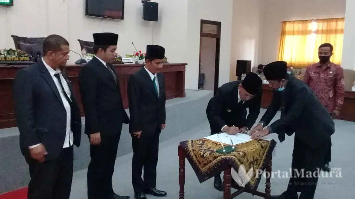 Rapat Paripurna, DPRD Sampang Sahkan RAPBD Tahun 2021