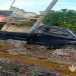 Tabrak Pembatas Jalan, Ribuan Telur Tumpah ke Jalan
