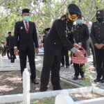 Tabur Bunga dan Ziarah di TMP, Sampang Perketat Prokes