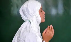 Amalkan 3 Doa untuk Suami yang Sedang Jauh Bekerja