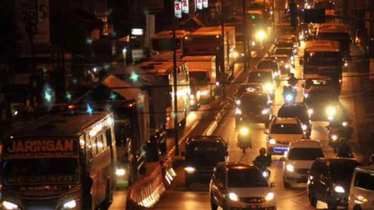Ingin Berkendara Aman di Malam Hari? Ini 9 Caranya