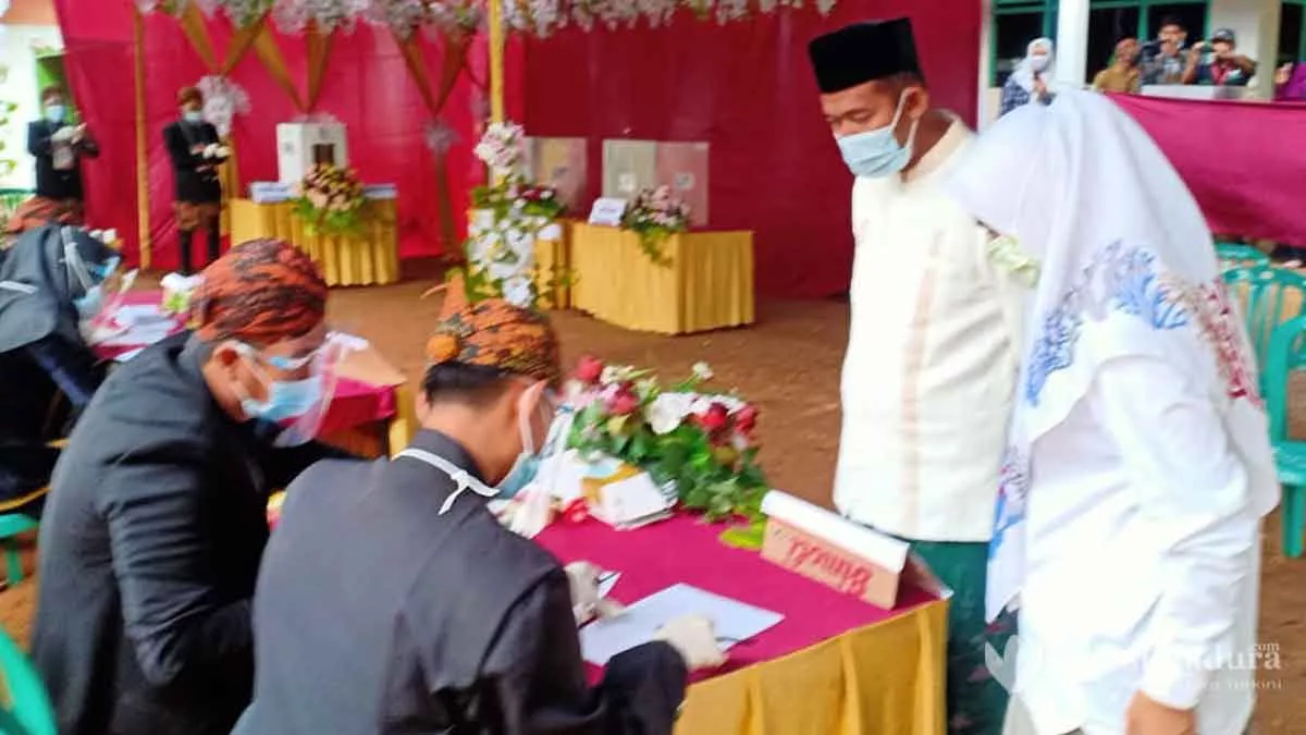 Cabup Sumenep Achmad Fauzi Nyoblos di TPS 3 Torbang