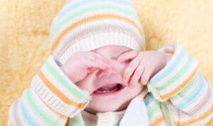 5 Cara Mengatasi Sakit Tumbuh Gigi pada Anak