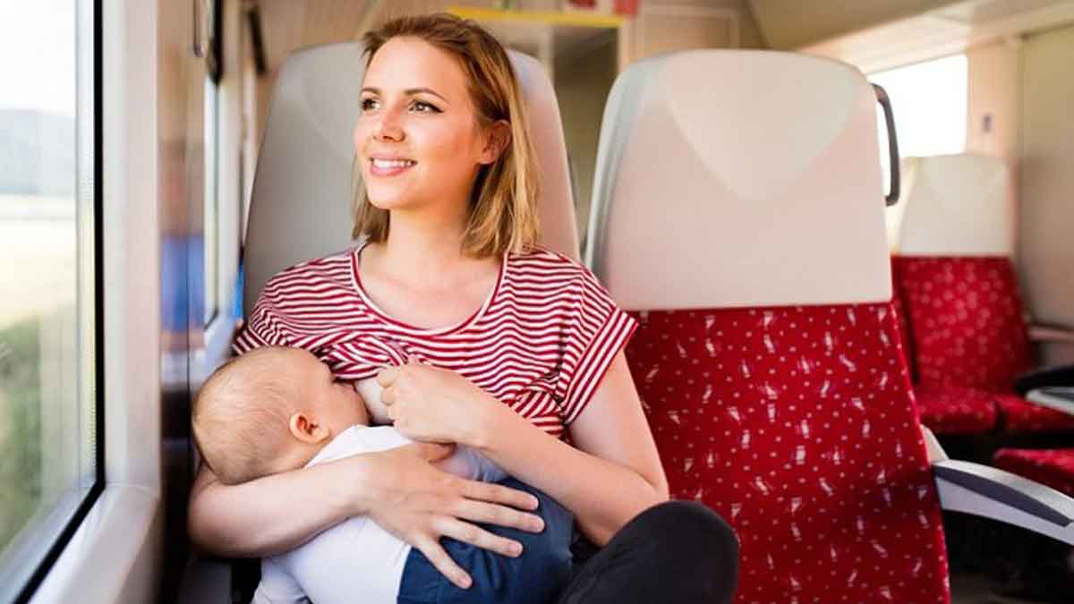 4 Cara Menyusui Bayi saat Bepergian