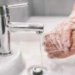 Kulit Kering Karena Sering Cuci Tangan? Atasi dengan 5 Bahan Alami Ini