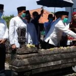 Dirgahayu Sampang 397, Bupati Kenang Jasa Pejuang dengan Berziarah ke Makam Rato Ebu